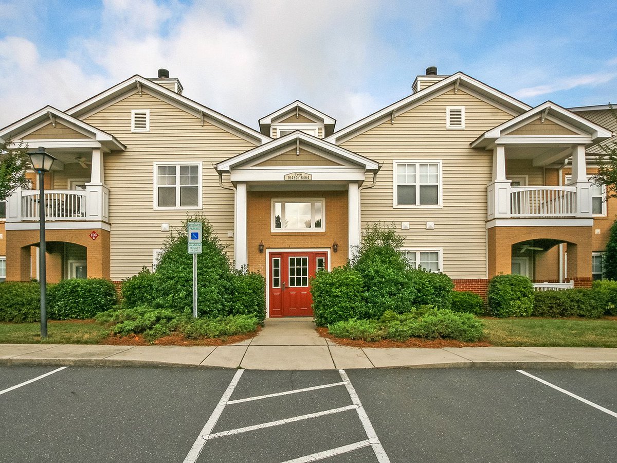 MarkAWatson's tweet image. JUST LISTED!! Very neat and tidy condo in the Ballantyne area with great schools! 16462 Redstone Mountain Lane, Charlotte, NC 28277.