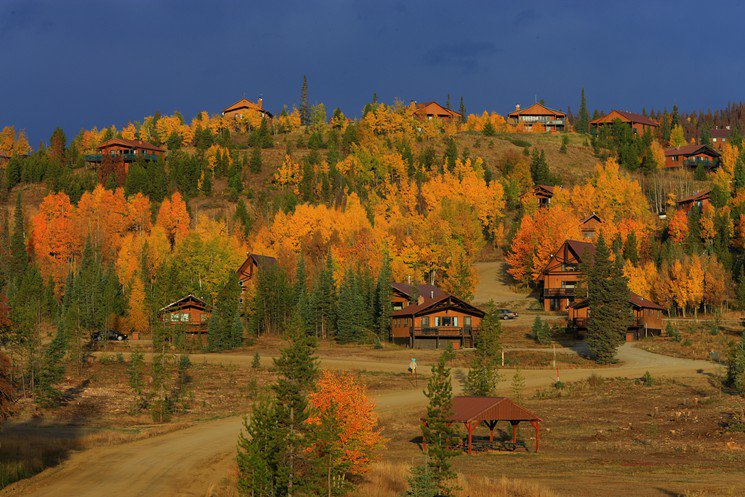 Fall is one of the best times of year for family activities. This list is proof. westword.com/arts/ten-famil…