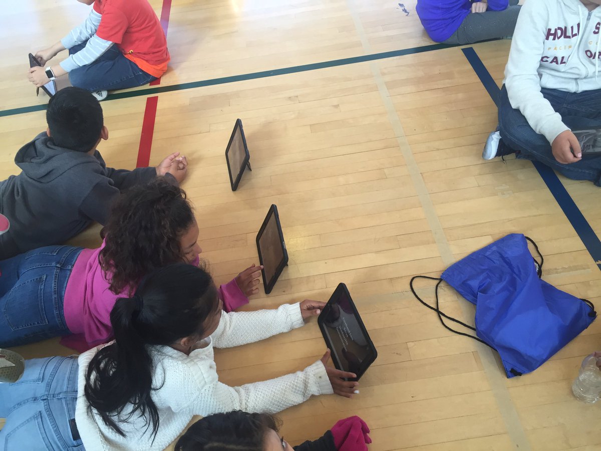 middleschoolPE's tweet photo. Hoover PE using Nearpod during roll to learn about badminton!@SFUSDPE #Hooverhawks#PErocks#Nearpod https://t.co/dhbGOJrqJ9