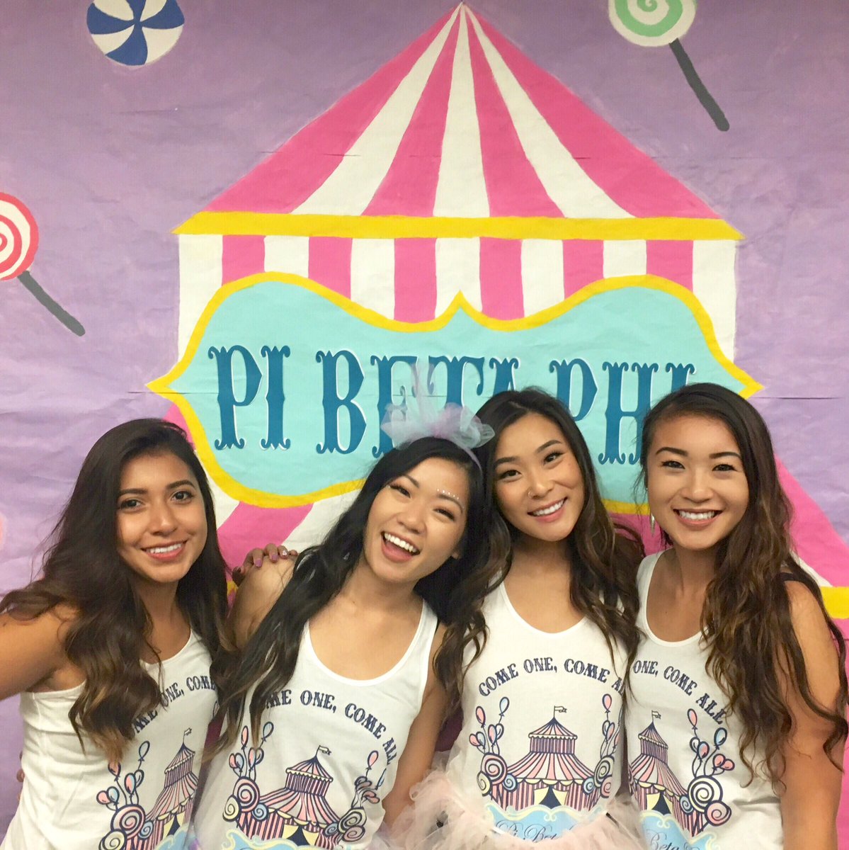 ucrpiphi's tweet photo. Welcome to the PHInest Fall 16! 😍💘#BidDay2016 https://t.co/VPm311R1d8