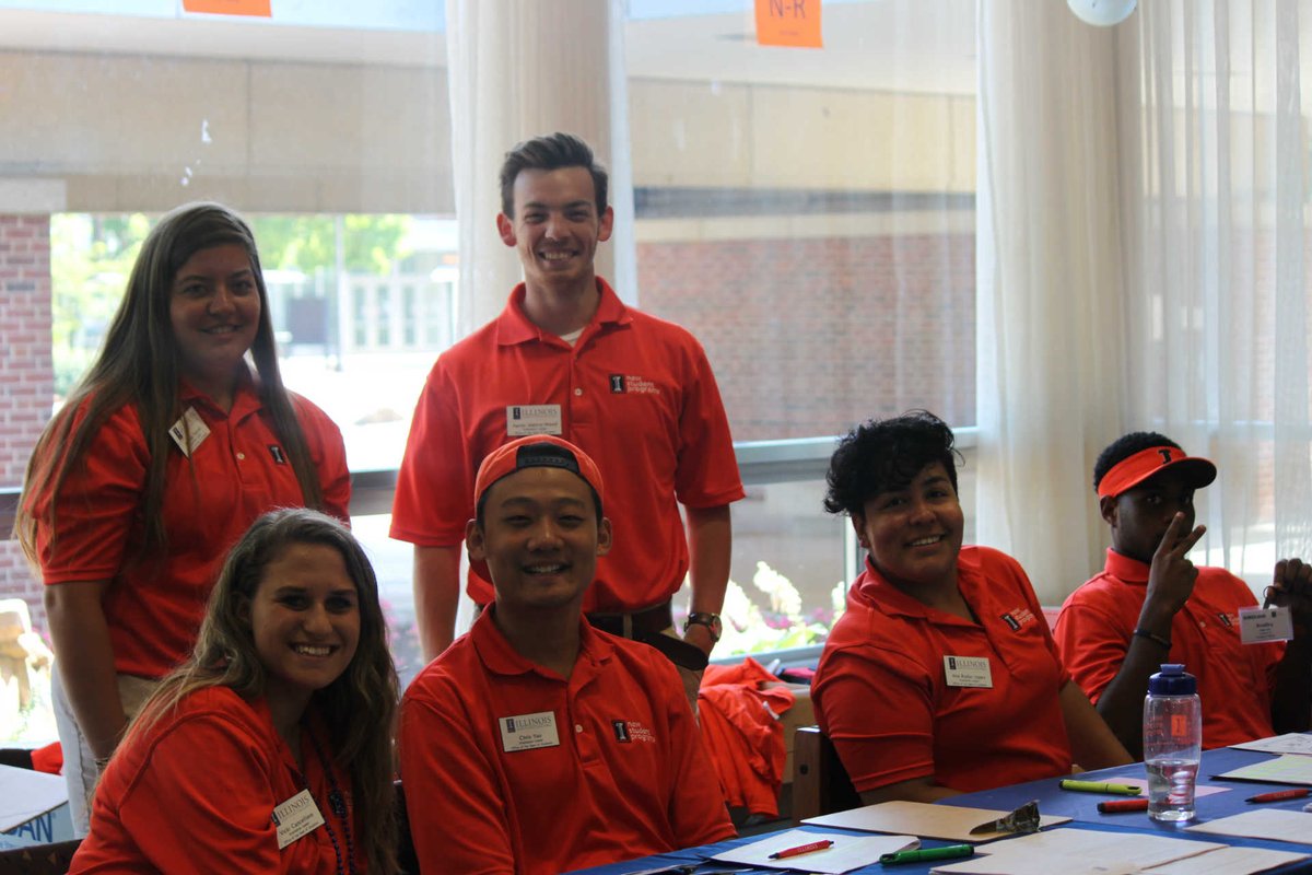 illinoisnsp's tweet photo. Orientation Leaders from the 2016 OL Team during NSP summer programs RISE and Inbound 2016! #OLife2016 #FlashbackFriday #NSP https://t.co/dGlHG6mM74