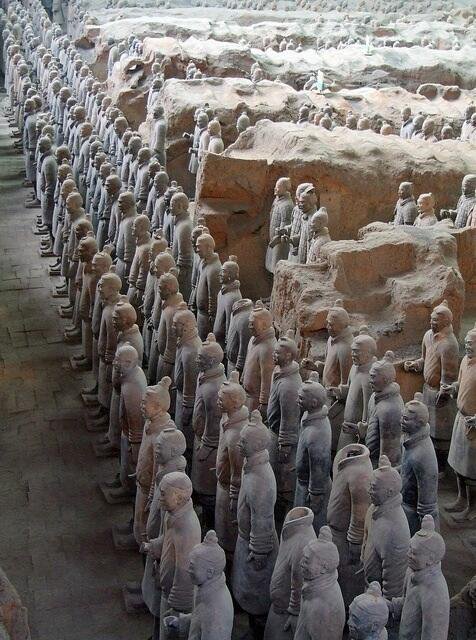 CCvasquezbrito's tweet photo. #SabiasQue El ejército de terracota, fue descubierto en 1974 por algunos aldeanos locales en Xi'an, China. https://t.co/CPl0m6LSkt