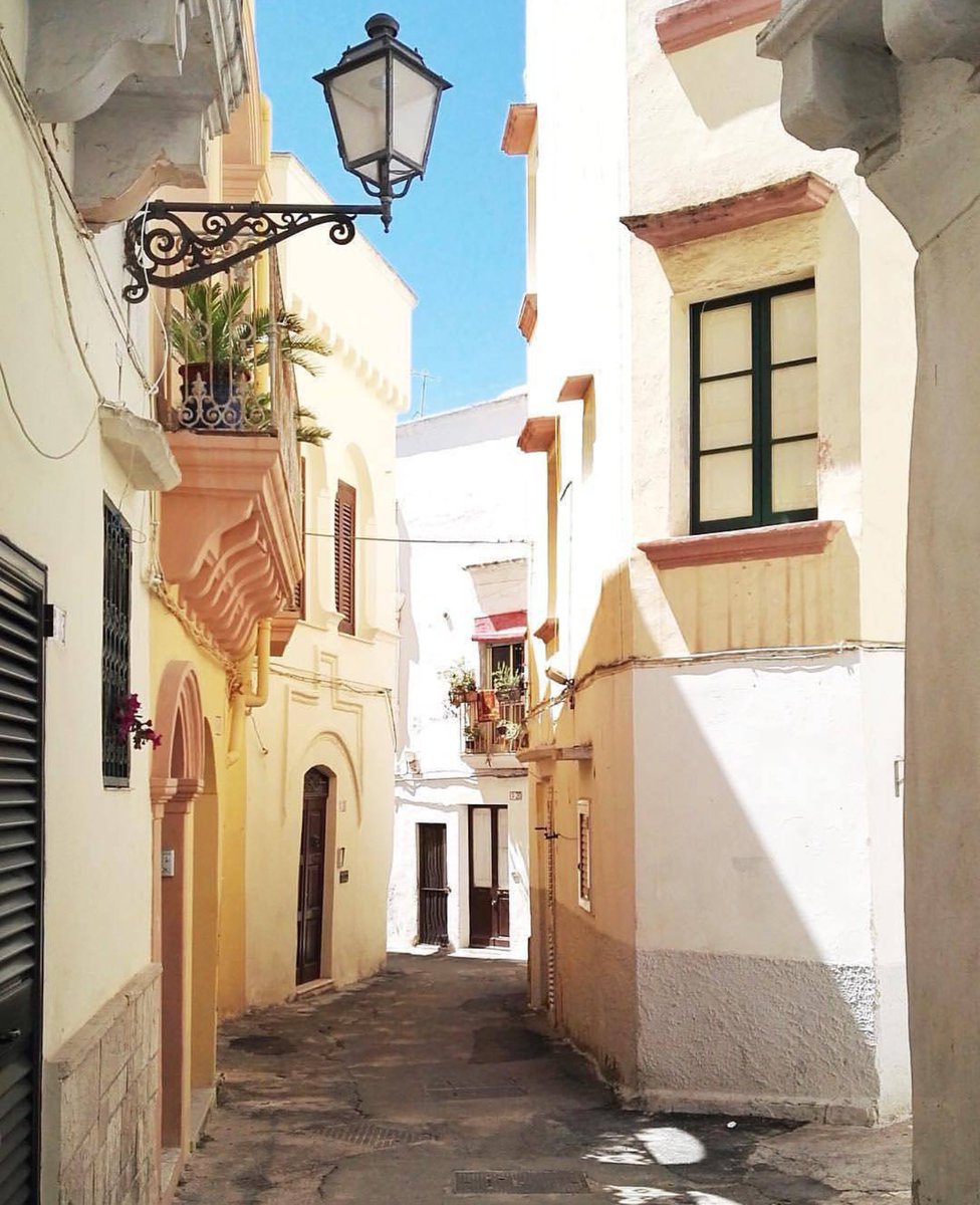 salentoupndown's tweet photo. Raffinata, delicata, tra le prime ad utilizzare Instagram: dal Friuli a #Gallipoli, Emma @hypoison per #SUD2016 😍
📷👉 https://t.co/MnEDeTyp8t https://t.co/SA8hSuBR0l