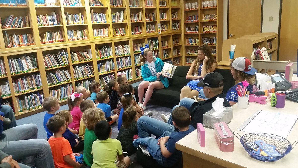 CelesteElem's tweet photo. We had a bring group of High School kids this morning!  Such a great group! @thecelesteisd https://t.co/kVZQjyqE5a