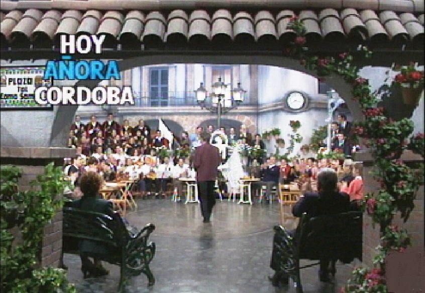 ArchivoCanalSur's tweet photo. Los vecinos de Añora #Córdoba visitaron "Tal como somos" @canalsur en 1991 y compartieron tradiciones https://t.co/NnARjTcrYj @anoradirecto https://t.co/TH3QKqKNyX