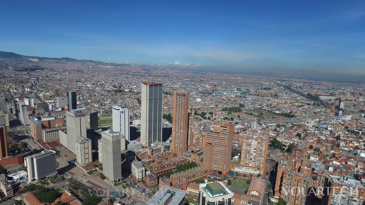 Volartech_Col's tweet photo. @AlcaldChapinero @Bogota @BogotaTuristica @idubogota nuestra #Bogota desde el cielo. 🚁💨#Volartech #DJI #DJIMavicPro #inspire1 https://t.co/oRHgvkFYca