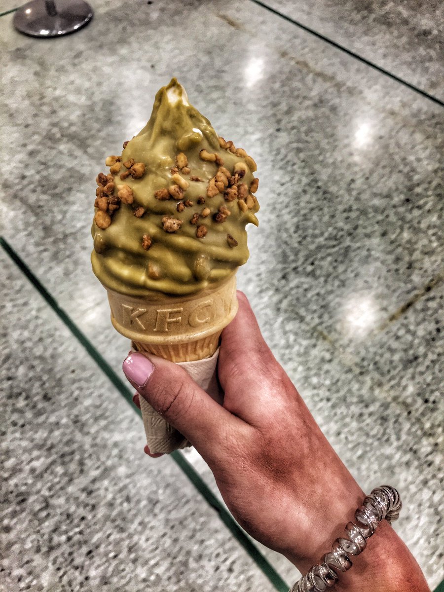 Batrachella's tweet photo. 😋 https://t.co/zE6w5Vluib