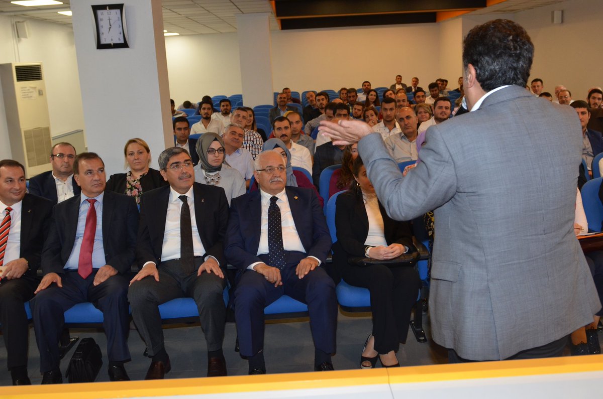 EyupOzkececi's tweet photo. AK Parti Siyaset Akademisi'nin Gaziantep'teki ilk ders heyecanını partili yol arkadaşlarımızla birlikte yaşadık. https://t.co/cgqzddRW7A