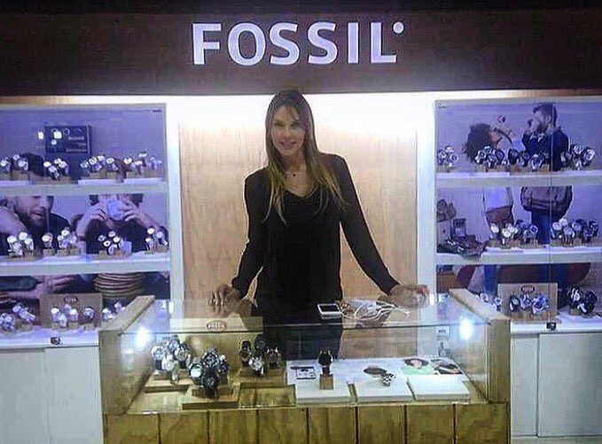 watchBO's tweet photo. #Fossil y @PaulaAndreaB_ presentes en #WatchBO2016 https://t.co/sD6IBY14LN