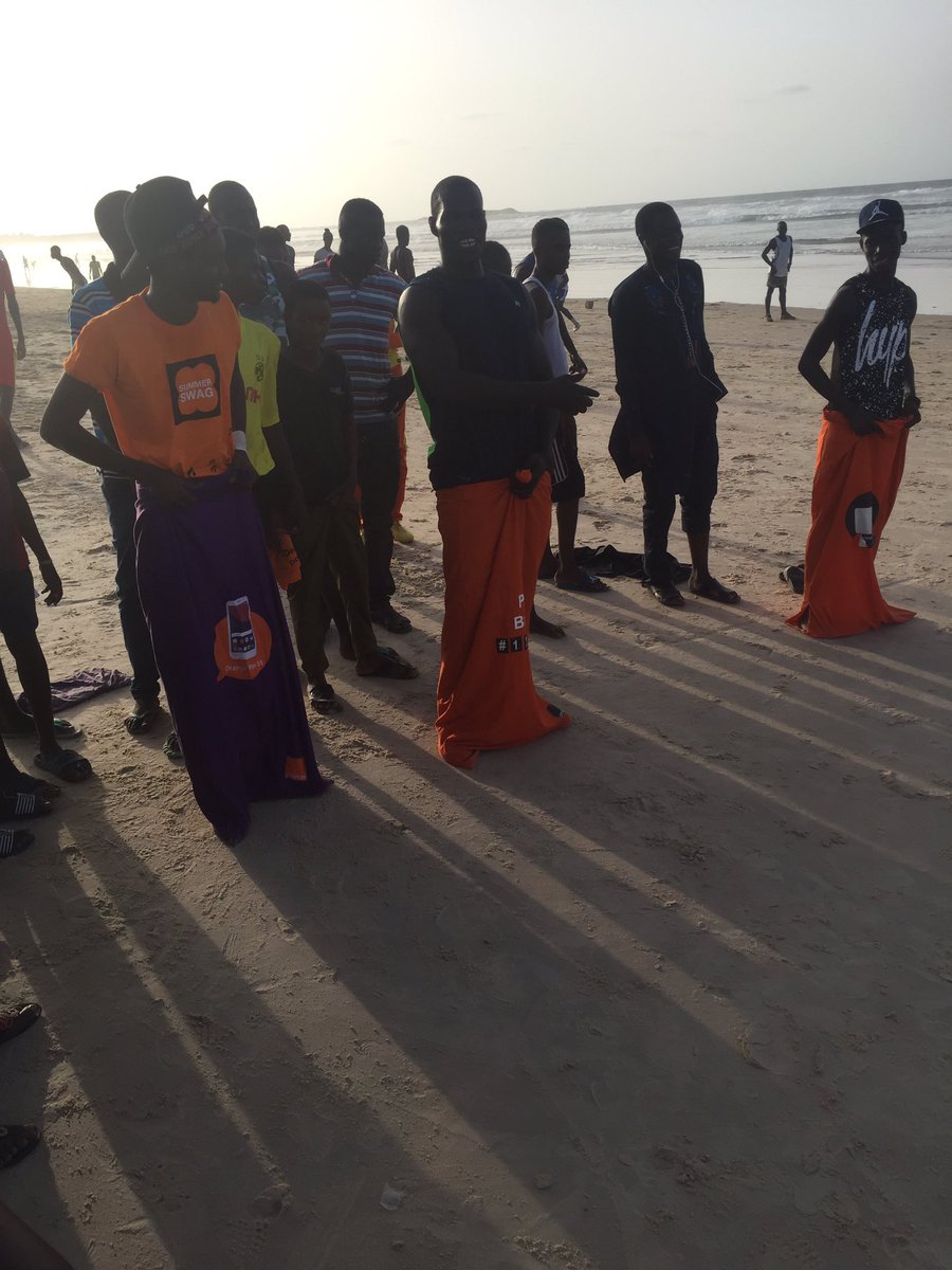 orange_sn's tweet photo. Ils sont prêts pour la course 4G !
#SummerSwag #BeachActions https://t.co/7LntMSyWwY