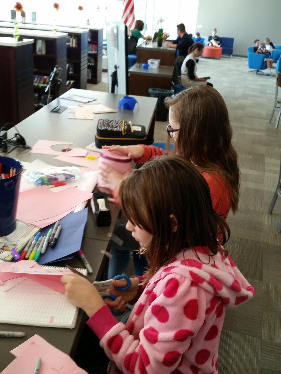 spkowalski's tweet photo. #istaff prepping for #PINK day on Weds Oct 12 #esmpgPROUD @MakingStrides #donate2day https://t.co/rbxgkSVoBG