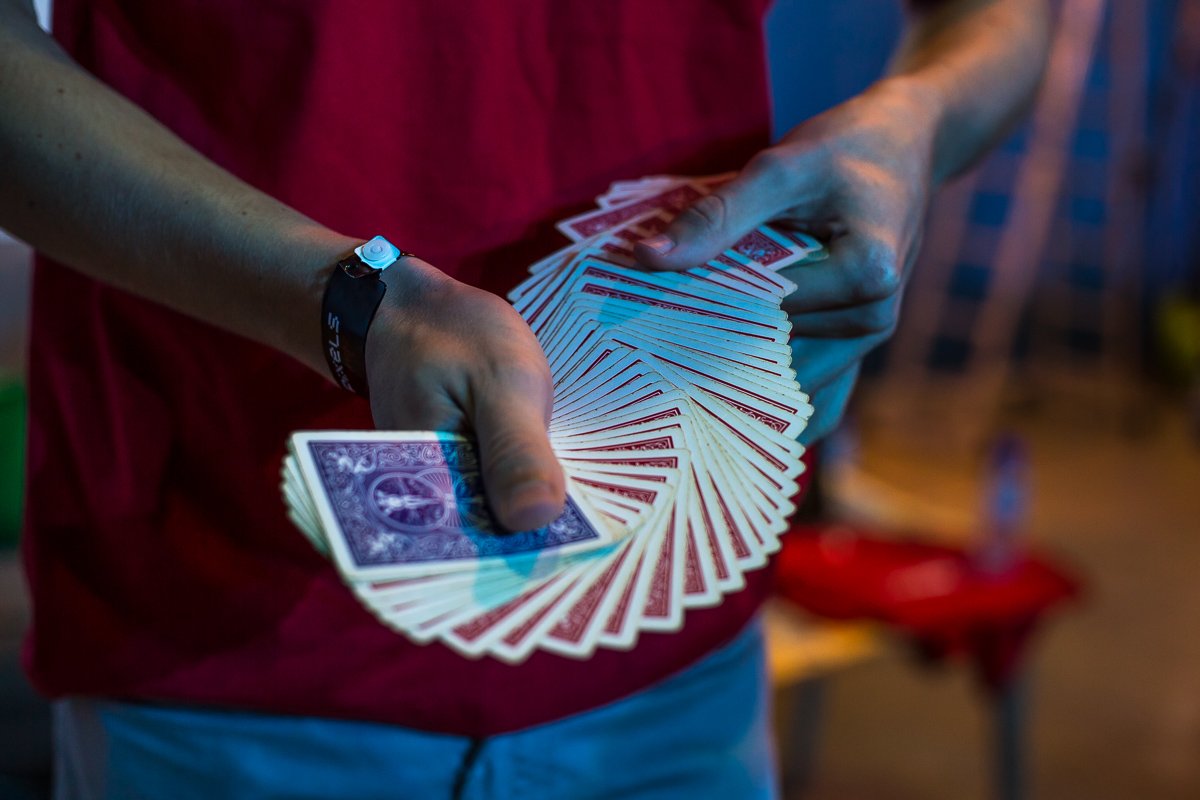 Unbabel's tweet photo. @pixelscamp we heard you like magic tricks. Come to our booth right now and be amazed! #pixelscamp #unbabel #hellowords #itsakindofmagic https://t.co/ynWr0FbpxW