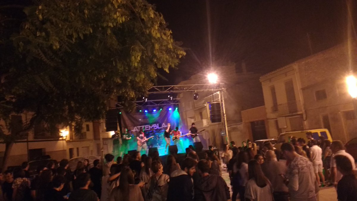 CompromisALMASS's tweet photo. #Atzemblea i #Hereus #Almassora Festes del Roser #paisvalenciatestime https://t.co/kc6XJ7jpXg