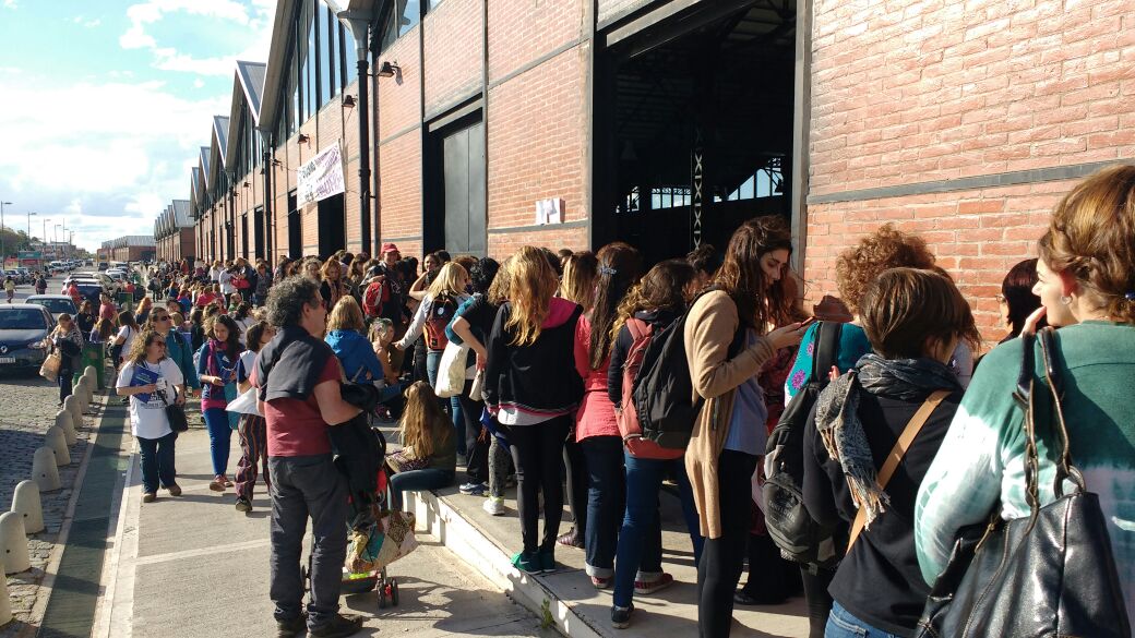 31Encuentro's tweet photo. [HOY] Comenzamos inscripciones y acreditaciones! #EncuentroNacionalMujeres https://t.co/BeMNzY5CaP