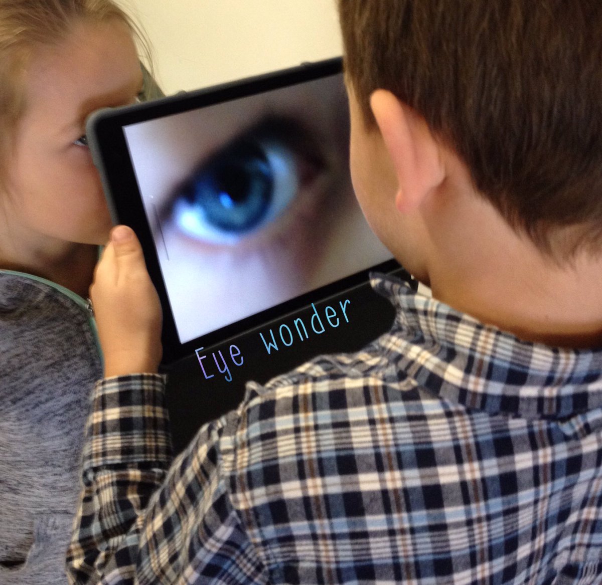 Connie (@conniej04661543) on Twitter photo Ss wonder...What is a pupil? Does it change size? "Can the 'little people' come out of your eye?" <a href="/ElmdaleHSD/">Elmdale School</a> #hsdlearns Ss wonder...What is a pupil? Does it change size? "Can the 'little people' come out of your eye?" <a href="/ElmdaleHSD/">Elmdale School</a> #hsdlearns