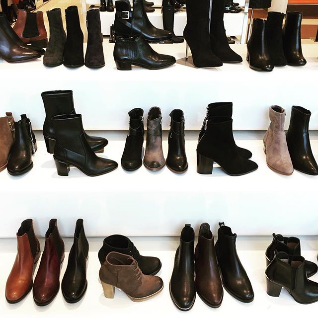 cfshopsdonmills's tweet photo. These boots were made for walking @BrownsShoes 🍂🍁🌾 Which pair is your favourite? #ExperienceShops #FallFashion #LongWeekend https://t.co/7I6iWqFl0x