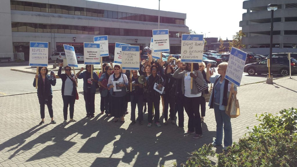 OPSEU's tweet image. Workers at #SAFSS rallying right now for #FairnessNow #FirstContract #FairnessForSAFSS @ReunitedOriented