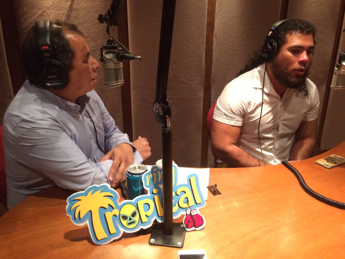 tello219's tweet photo. @PACOAGUAYO @CMLL_OFICIAL @barbanario @Ringtropical #entrevista https://t.co/FKyfrZT8KQ