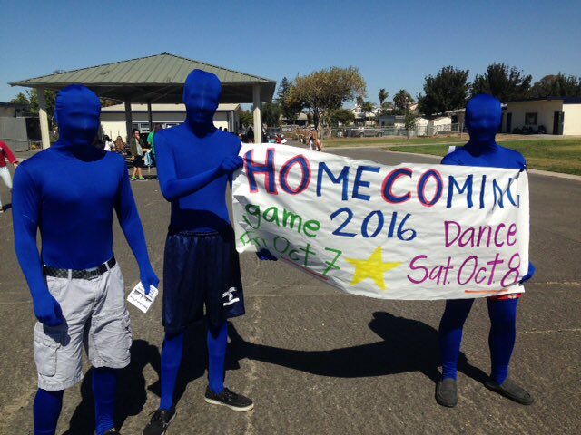 Homecoming Football Game tonight at 7 @SMHS!
Dance tomorrow also at 7 <a href="/OAHS/">Terry King</a>!
Go Spartans!