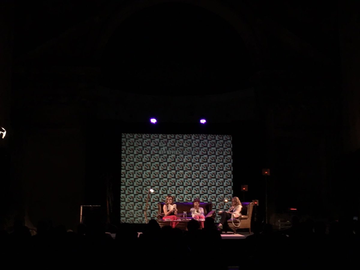Cosmopoetica_ES's tweet photo. Los últimos versos de hoy en @cultura_cordoba  nacen de las voces de Juana Castro y María Rosal.
#Cosmopoética13
#CórdobaESP #nadiescapa https://t.co/MkWlvxvWWv