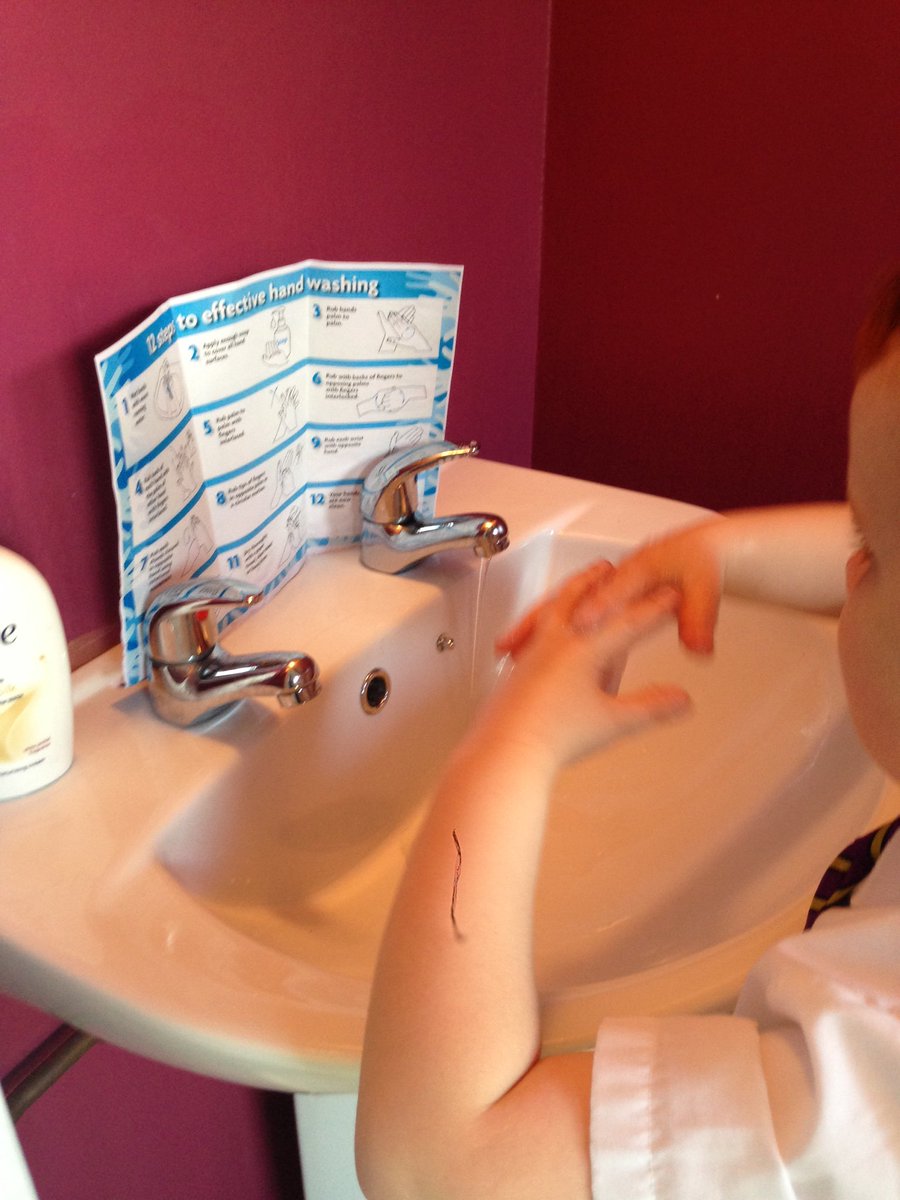 232Nikki's tweet image. Aaron demonstrating the hand washing #germbusting #extradojos @NethermainsP1