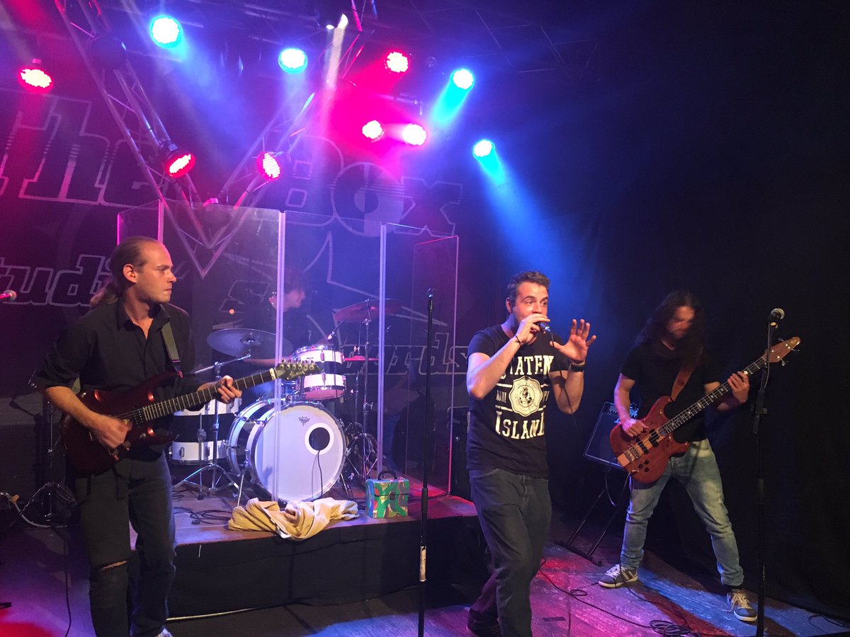 TheBoxKatwijk's tweet photo. #theboxlive #theboxkatwijk #wetT-shirtContest eerste van vanavond,,..dat beloofd wat! https://t.co/u4b03UFwcM