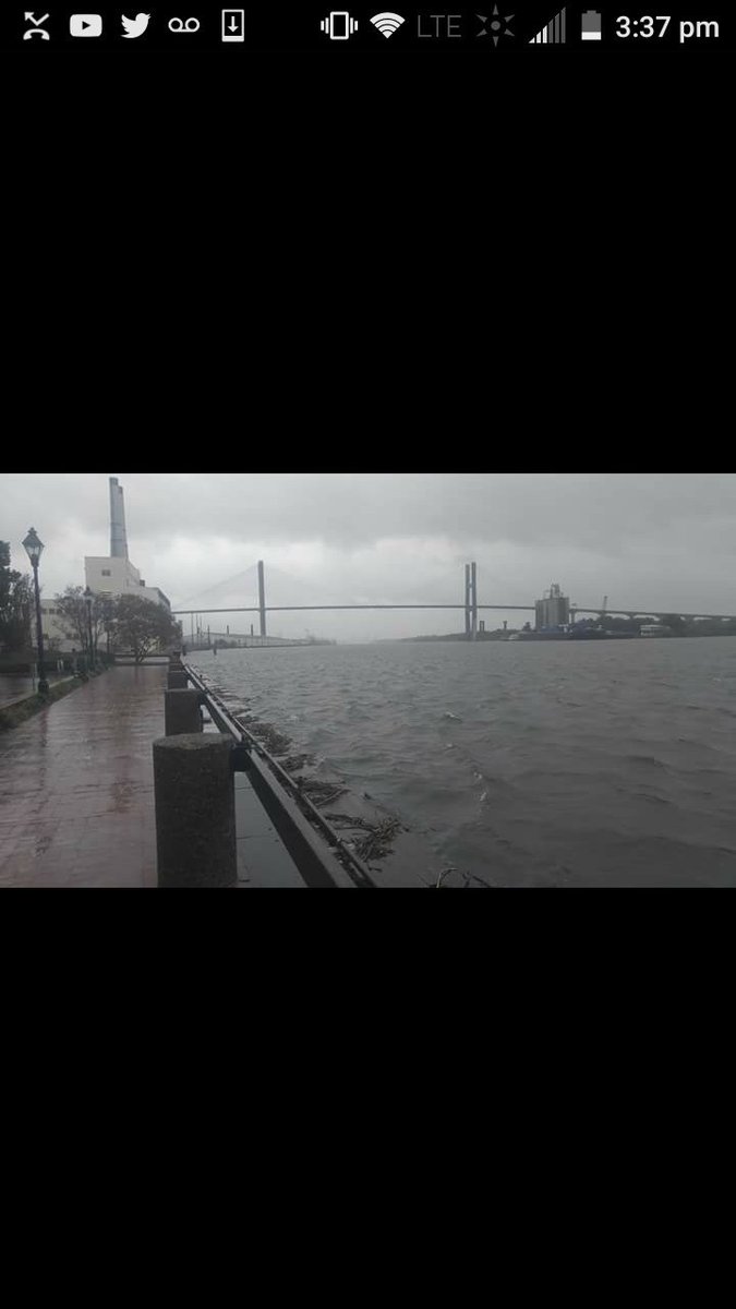 johnfromtricky's tweet photo. This is downtown Savannah right now https://t.co/kVQvrhHBAk