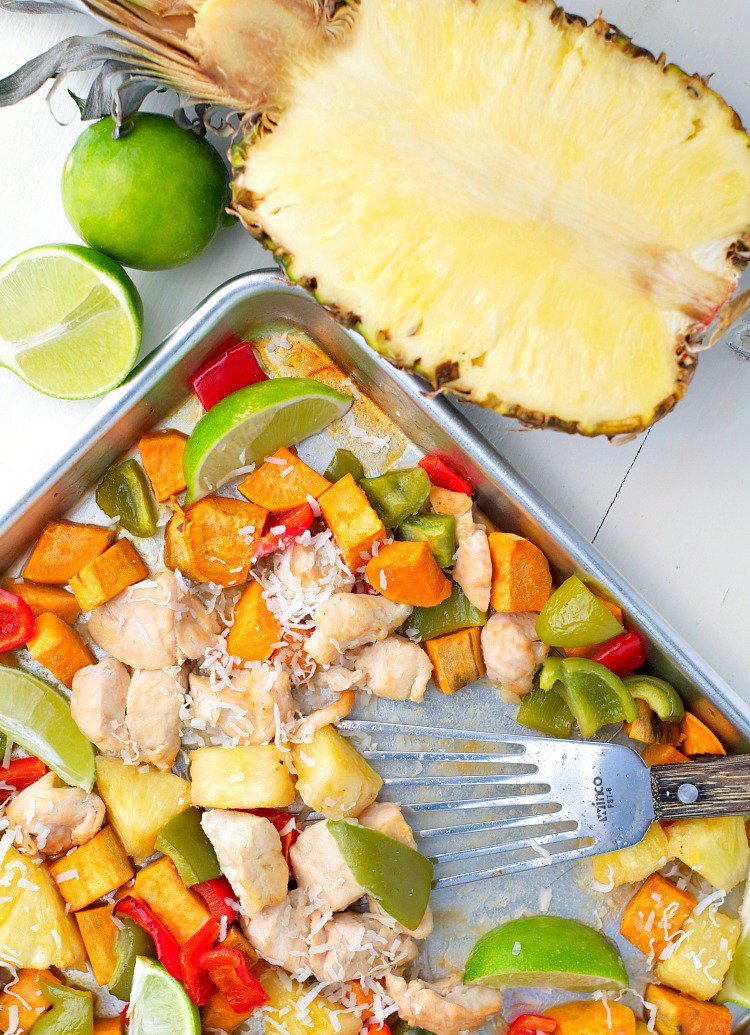 Keep the dish washing to a minimum tonight with this #healthy and vibrant one pan supper! Recipe here -> bit.ly/2dYdw3P #TGIF