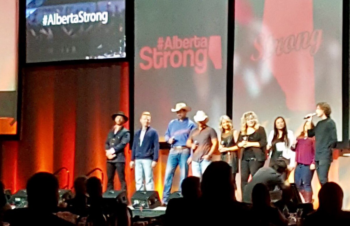 wchoy74's tweet photo. Artist from all over #Alberta providing the closing entertainment #auma2016 #albertastrong @SteveNewsome_ https://t.co/khQle5dlG5
