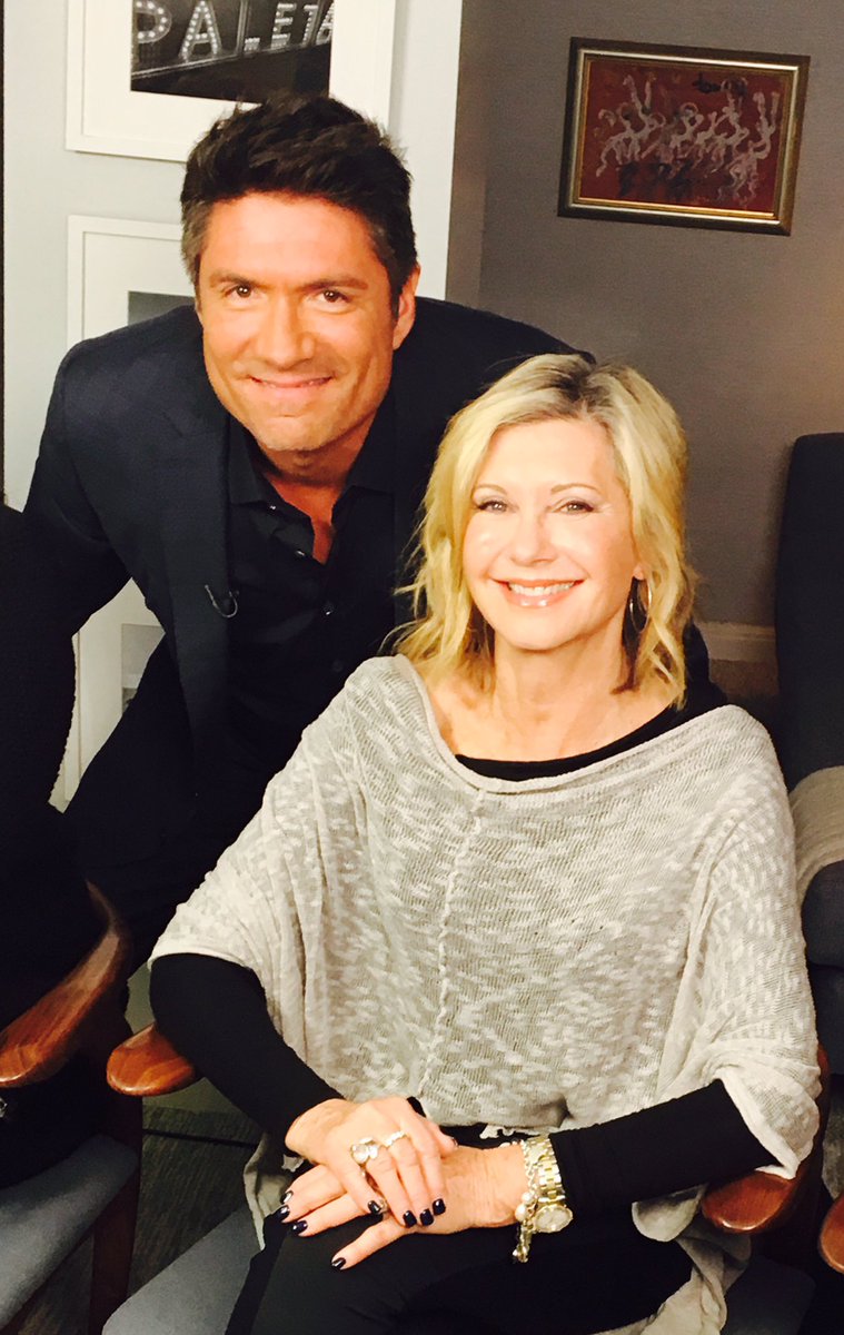 LOUISAGUIRRE's tweet photo. Sandy dead?! #OliviaNewtonJohn & I debunk #Grease conspiracy theories. Will there be a #Grease3?! 😳 + we talk music #LivOn 2nite @TheInsider https://t.co/KTvLxREV2f