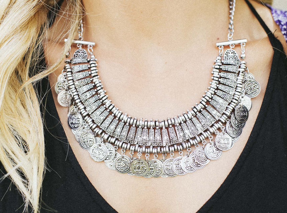 ROMAGArgentina's tweet photo. #Accesories Este estilo de collares está haciendo furor y es ideal para combinarlo con prendas de estilo boho chic. https://t.co/9DHVOcg0s5