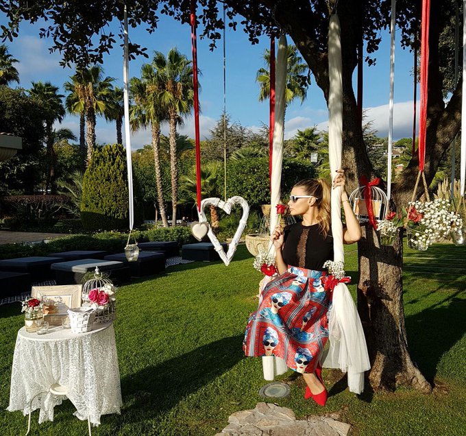 No hay mejor columpio que las sonrisas. Feliz viernes noche ❤️ https://t.co/LYY09dCXml<a href="/tag/keepcalmtrendy"class="tags"><span>#keepcalmtrendy</span></a>