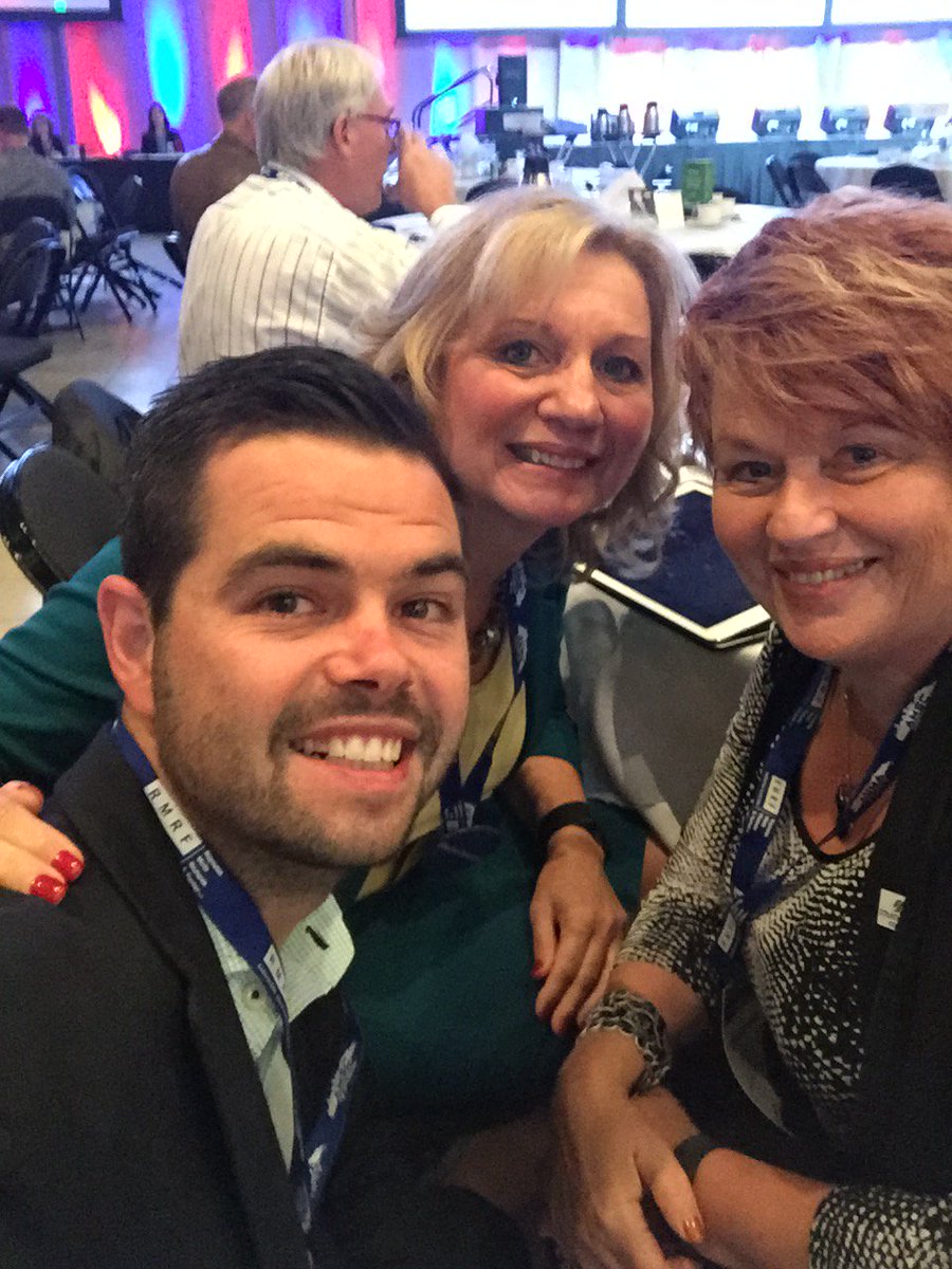 Thanks to <a href="/Maryann_Chichak/">Maryann Chichak</a> &amp; @Mayor_Carr for supporting #NorthernGateway today at #AUMA2016. <a href="/SMunckhofSwain/">Sam Munckhof-Swain</a>