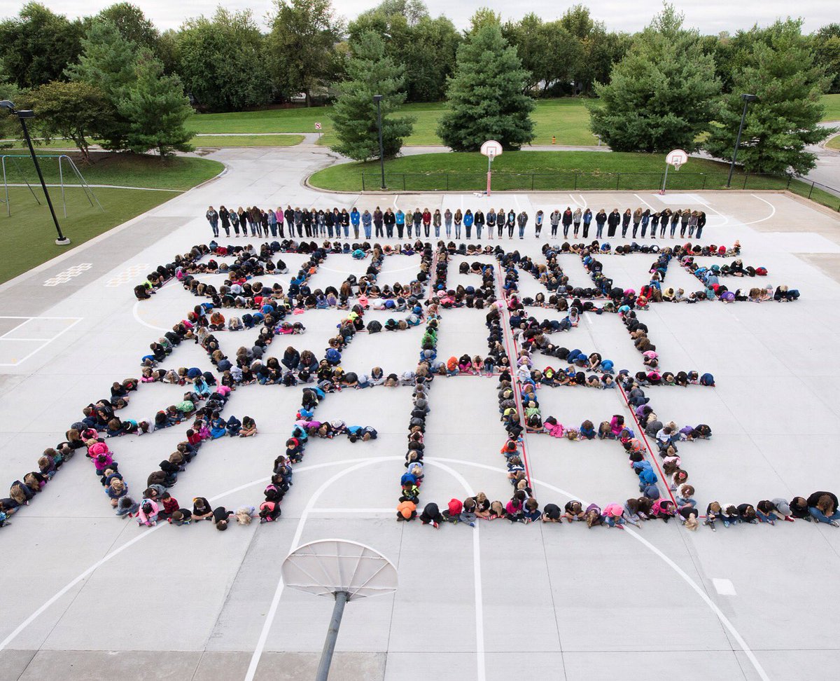 LKECounseling's tweet photo. Our ENTIRE student body and education staff took a stand against bullying today! #RecognizeReportRefuse https://t.co/8DUM4HxAlh