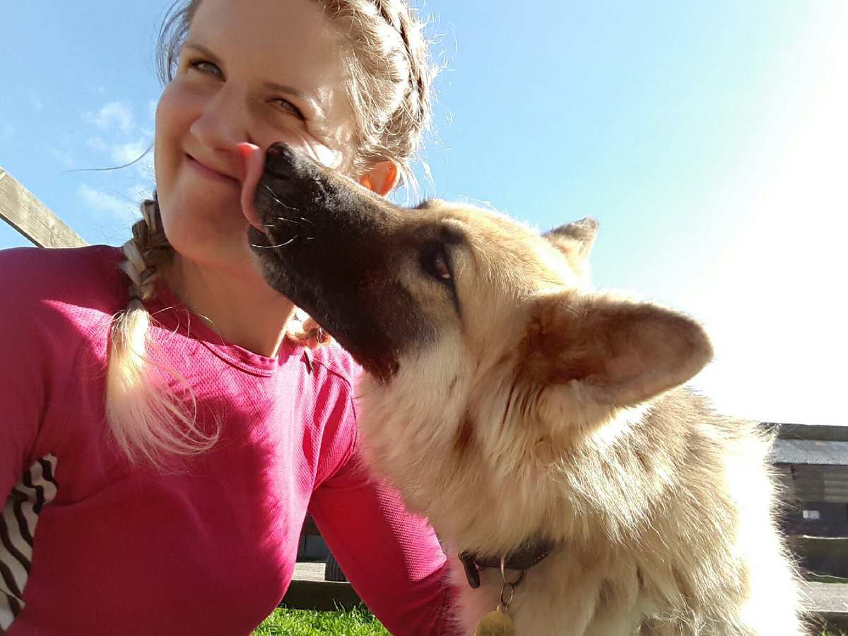 I'm going to call it a night with a pic of <a href="/CamillaJames1/">Camilla James</a> dog giving kisses. All I wanted was a #selfie 😂😂 Night all 😚 #tackroomfriday