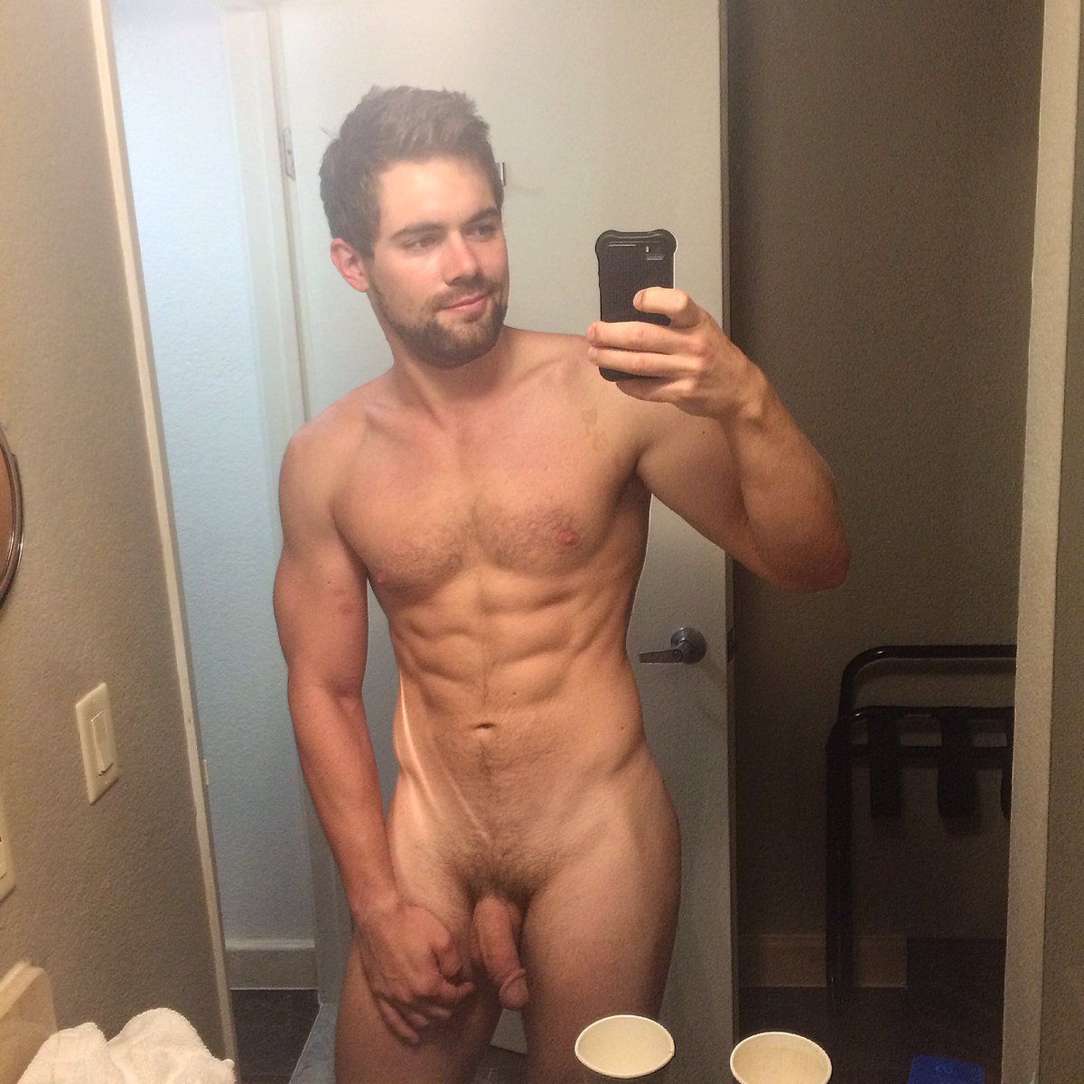 Sexy #MirrorMeat #NudeSelfies from @griffinbarrowsx.