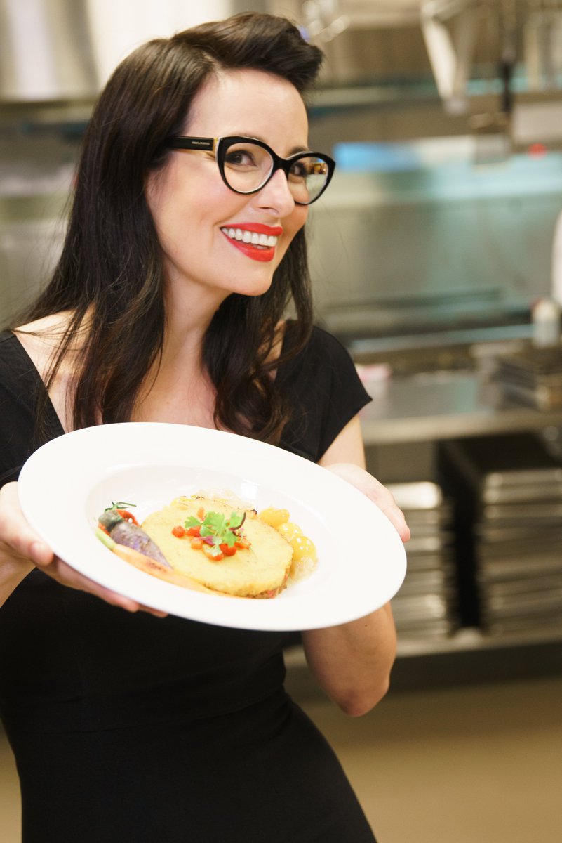 TheMontiCarlo's tweet photo. Thanks @IMWPhoto for all the awesome shots you took of my speech and my food at #NAHREP2016!!! https://t.co/qSxRWl5GQC