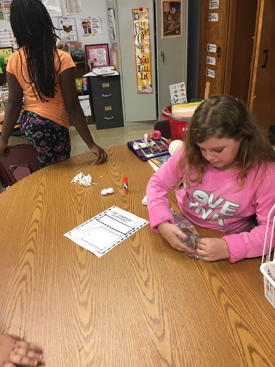 MandyLuce1's tweet photo. STEM challenge#2 Will our Columbus boats float? @MissRowe2 #easd13 https://t.co/A9b6qpbbXf