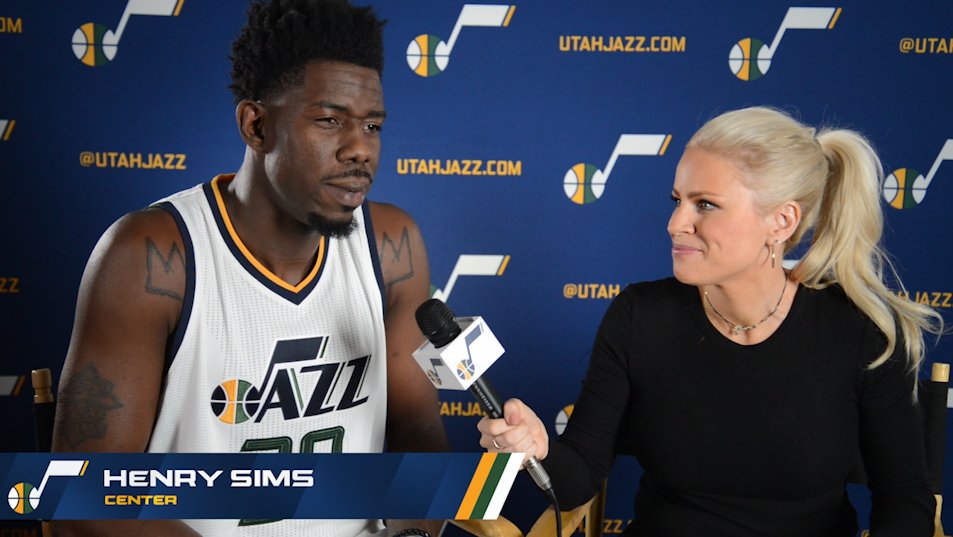 In today's Fast Break, we get to know Henry Sims a little better 🍰😏 https://t.co/QV1yN2KvBP