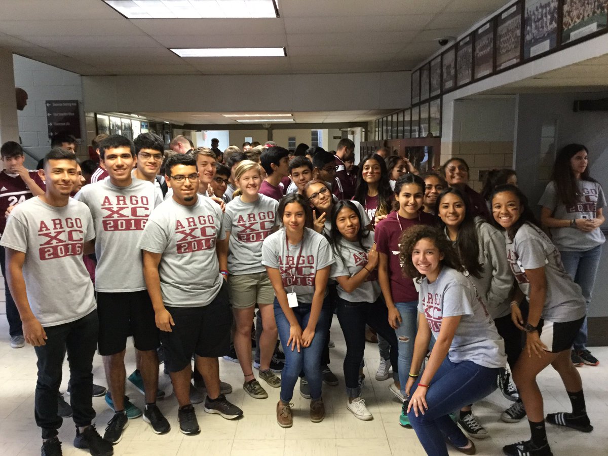 argohs217's tweet photo. 🏃🏽 #argocc #argohomecoming2016 https://t.co/MtldDuyKpb
