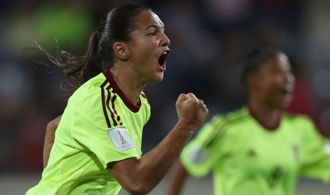Meridianoonline's tweet photo. #Sub17xMTV || De la mano de Deyna, Venezuela avanza a cuartos https://t.co/9xOGdPwzFc https://t.co/rHhuyejLRc
