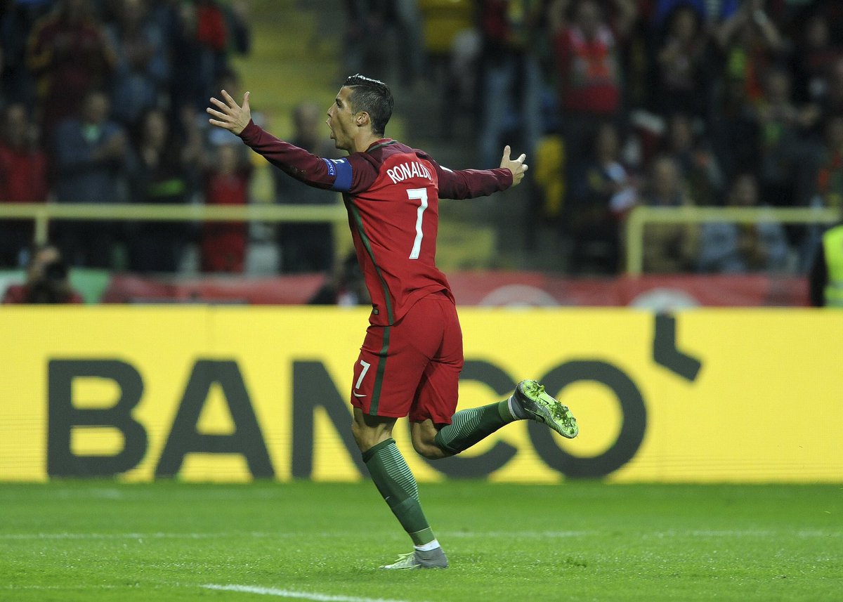 futotal7's tweet photo. Com o hat-trick de hoje Cristiano Ronaldo soma o 42º jogo a fazer um hat-trick ❤️⚽️💯 https://t.co/y0ZlRiz3Vs
