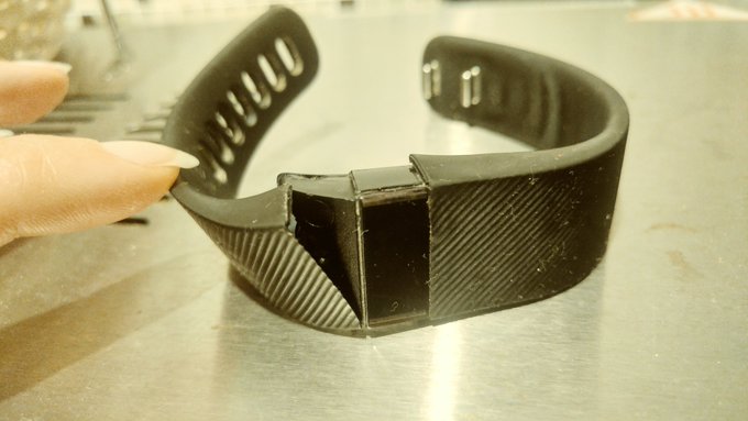 Hey @fitbit , pretty sure my HR charge isnt supposed to do this after 9 months?! https://t.co/X8yxno<a class="tags" target="_blank" title="On Twitter" href="/?out=eyJ0eXAiOiJKV1QiLCJhbGciOiJIUzUxMiJ9.eyJpYXQiOjE3MjExNTQ1NDgsImlzcyI6InR3cG9ybnN0YXJzLmNvbSIsIm5iZiI6MTcyMTE1NDU0OCwiZXhwIjoxNzUyNjkwNTQ4LCJyZWRpcmVjdF91cmwiOiJodHRwczovL3R3aXR0ZXIuY29tL2ZpdGJpdCJ9.sLWGDjHwJm6jd7CrkQhbZ1h5BGQoy00RV_RlQHks9mdiRzyHvByo3jM1tzc4_yDUgYlvS5DGvPh1s15yEuO_ZQ">@fitbit</a><a href="/tag/ibiza"class="tags"><span>#ibiza</span></a><a href="/tag/packed"class="tags"><span>#packed</span></a><a href="/tag/nakedholidays"class="tags"><span>#nakedholidays</span></a>