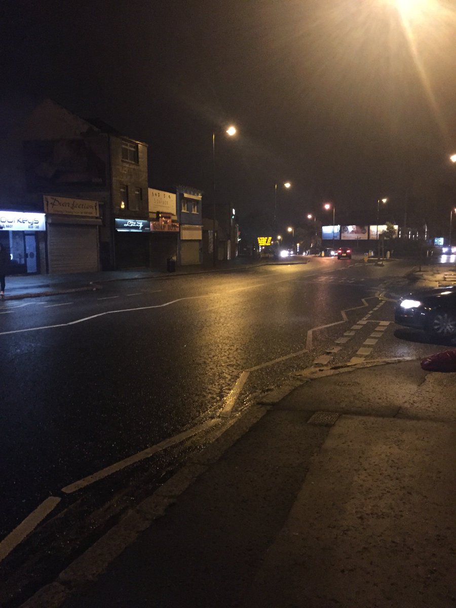 PSNIBelfastN's tweet photo. Somerdale, Ardoyne shops, Twaddell and Cairnmartin Crescent all checked on foot #allQsofar locals in good form #NPTtweetonthebeat https://t.co/lyy4AeC2GQ