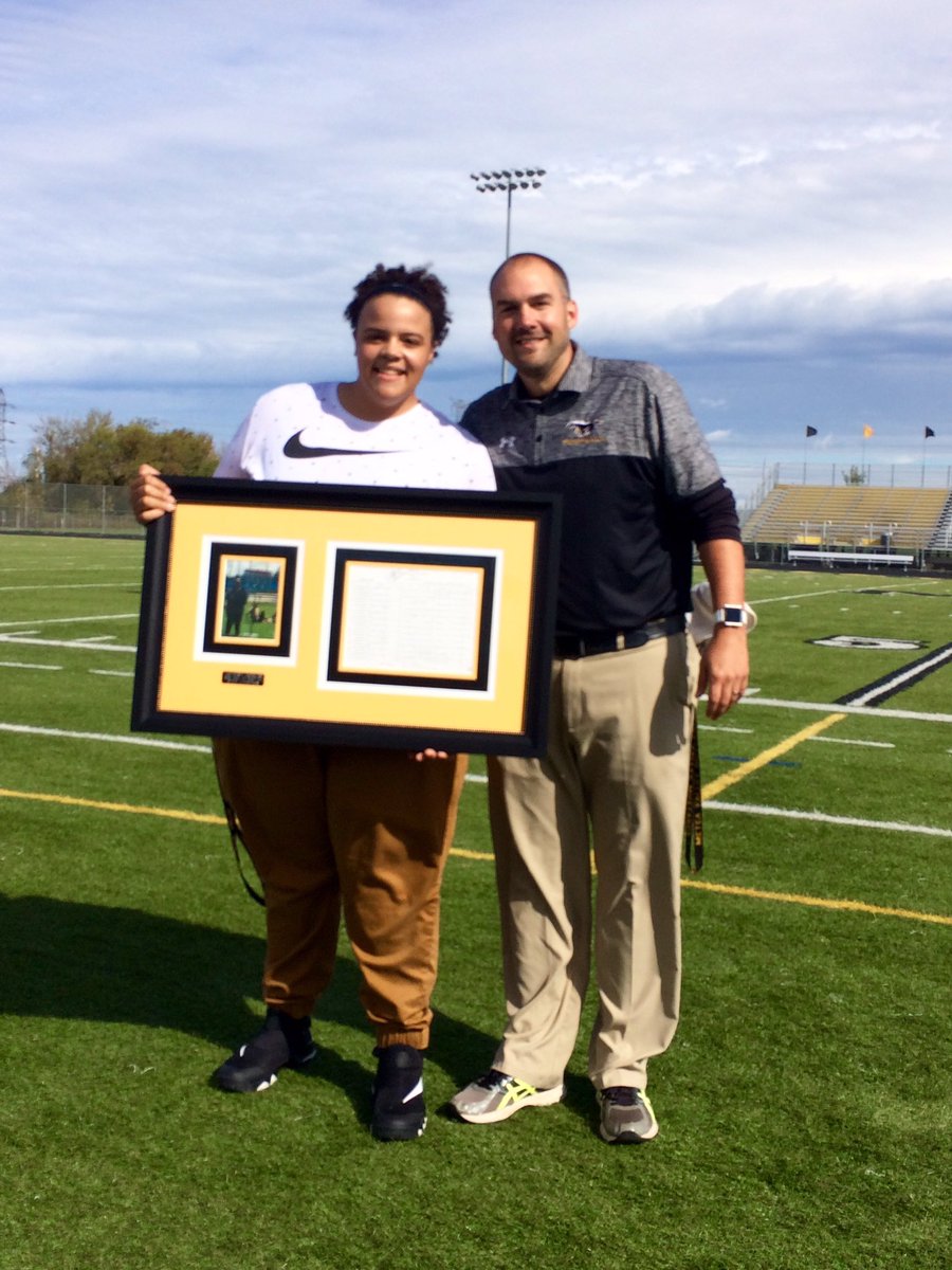 204STEPS_Eagles's tweet photo. Honoring State Champ Courtney Morgan @MeteaXCtrack @MeteaAthletics @MV_Stampede @Marty_Mustang @204Secondary @Marty_Mustang https://t.co/lLhpLWVTow