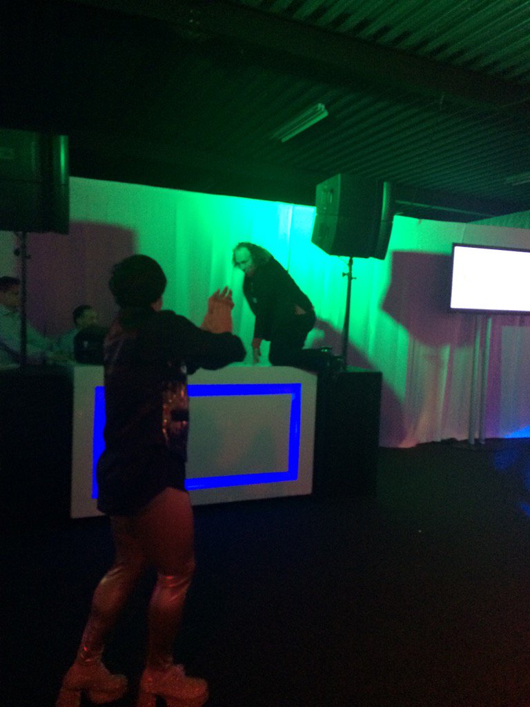 bertschaekers's tweet photo. Dance battle ontspoort op @JongVokaKempen @Jong_Voka @Voka_Kempen https://t.co/ythS8i06rn