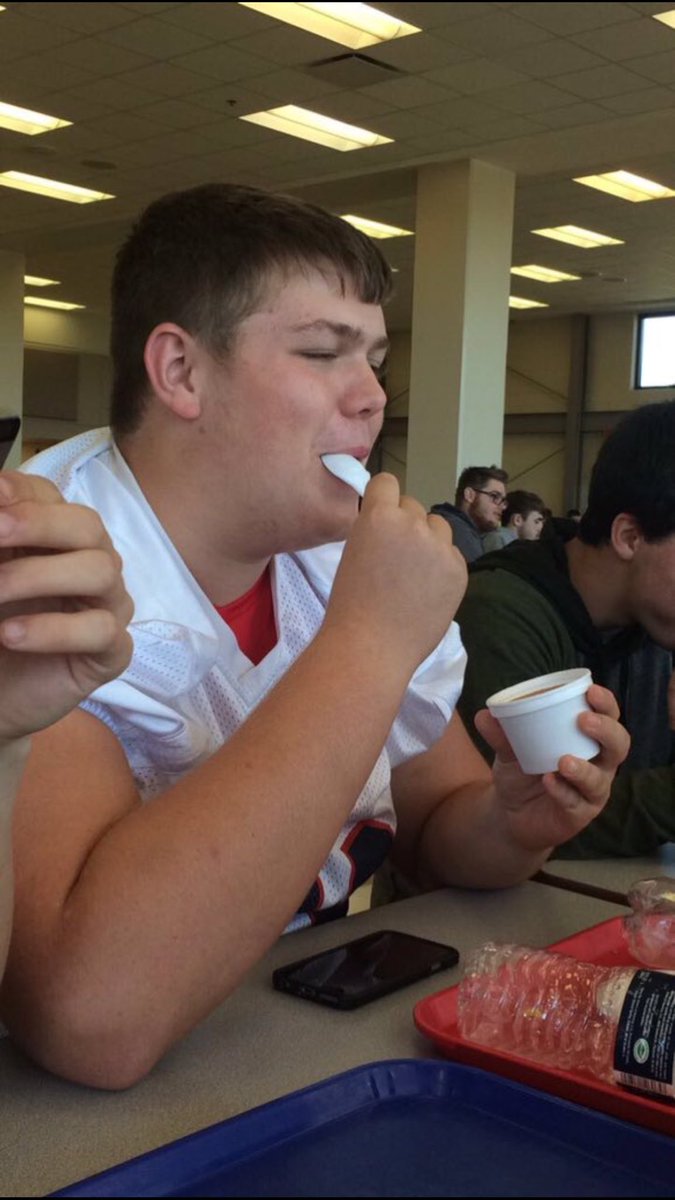 wil_doingstuff's tweet image. Wil got a free ice cream today, lucky wil