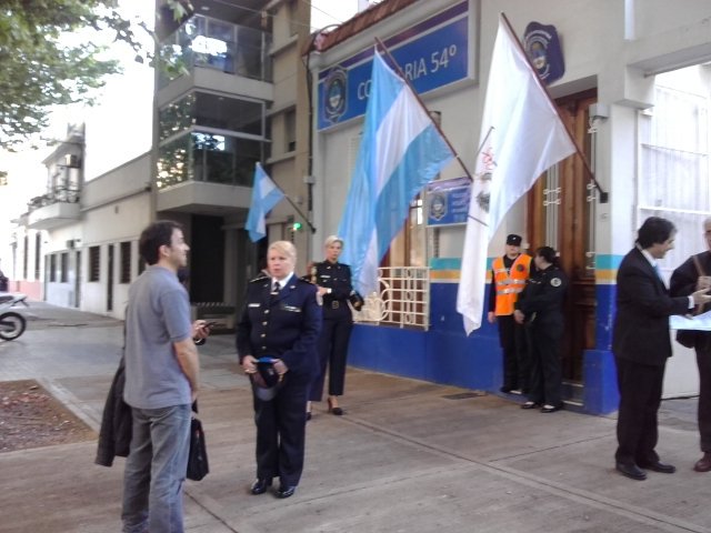 Ya en Comisaría 54 festejo aniversario representando a <a href="/bacomuna10/">Comuna 10</a> <a href="/tanodippolito/">Daniel D'Ippolito</a> @CCARIPrensa <a href="/15Comunas/">15Comunas</a> <a href="/vecinoscomuna/">vecinoscomuna</a> <a href="/revistaque1/">Revista QUÉ</a>