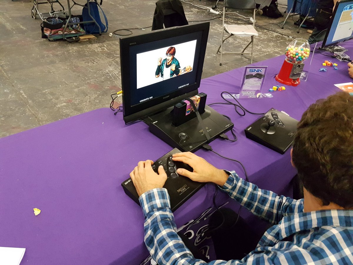 kurotora_kun's tweet image. Ahora lo mejor con diferencia del @BCNGamesWorld la #barcelonaRetro. Muchas joyas y hemos podido jugarlas :D