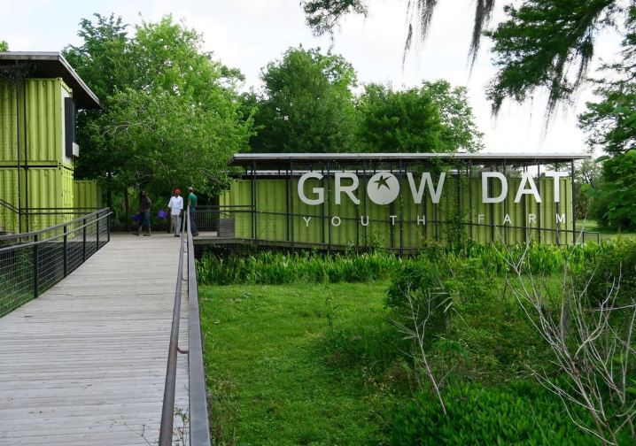 IanMcNultyNOLA's tweet image. Beyond farm-to-table, new outdoor dinner series from @GrowDatNOLA brings tables to the farm bit.ly/2eaR0HN